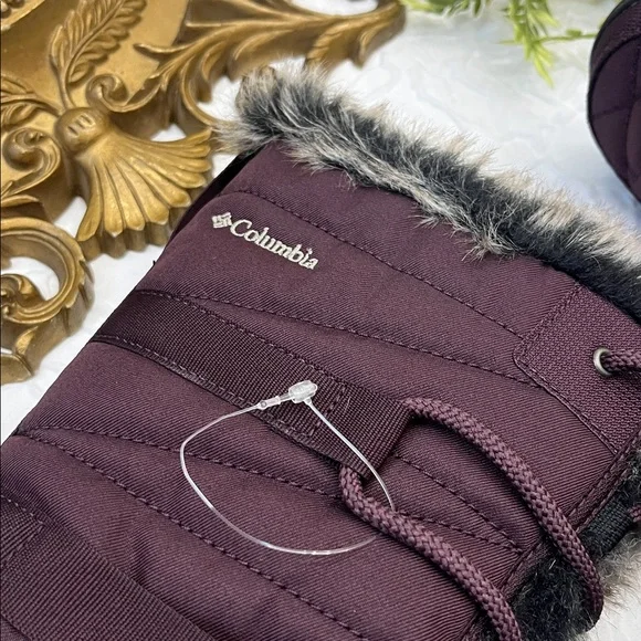 New Burgundy Columbia Winter Boots - Picture 9 of 9